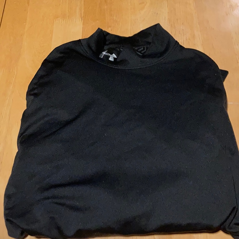Under armour cold gear mockneck size S
